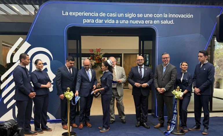 La clínica bíblica inauguró su nuevo hospital en su conjunto
– La nacion