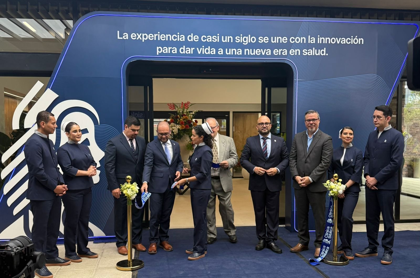 La clínica bíblica inauguró su nuevo hospital en su conjunto

 – La nacion