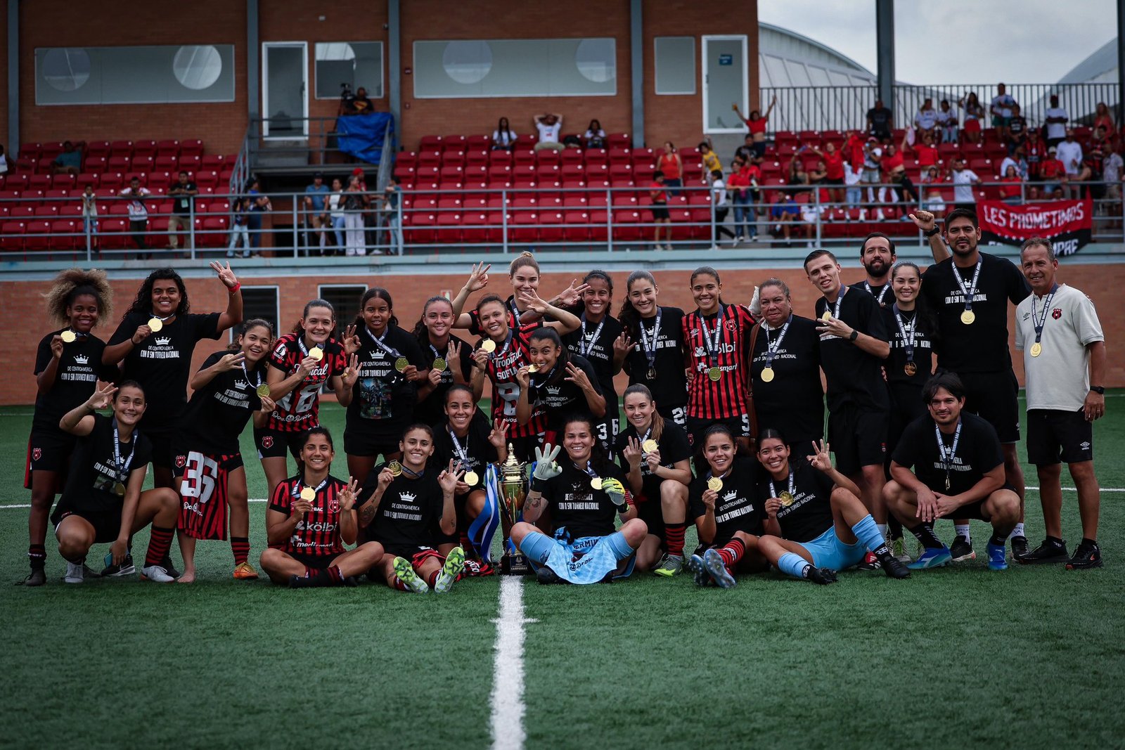 Alajuelense devuelve la corona de Uncaf a Costa Rica y ahora va por más – La nación