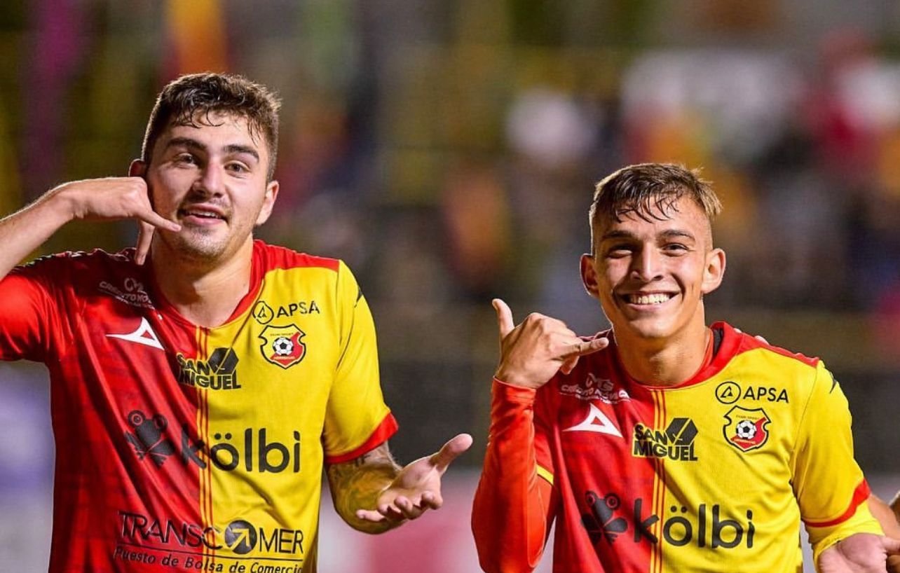 ¿Fernán Faerron fue un mal perdedor? Su gesto reaviva la polémica con Alajuelense – La nación