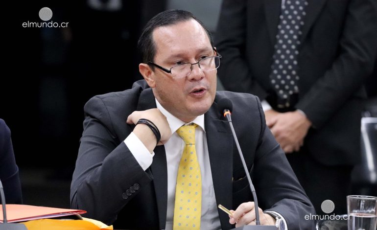 Celso Gamboa está formalmente acusado de tráfico de drogas en los Estados Unidos.

 – La nación