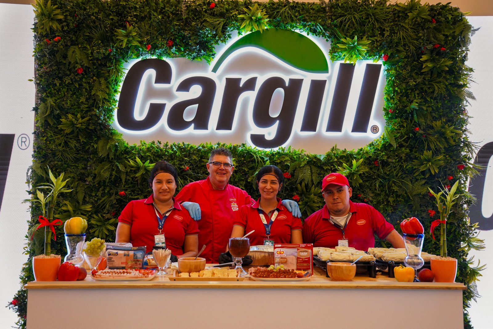 Cargill confirma nuevamente su compromiso con el desarrollo de aves de corral sostenible durante el Día Nacional de Aves de Popráticas XVI

 – La nacion