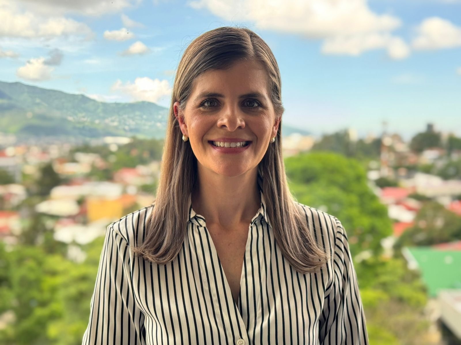 Laura Fernández confirma que ofrecerá su candidatura presidencial para el pueblo soberano

 – La nación
