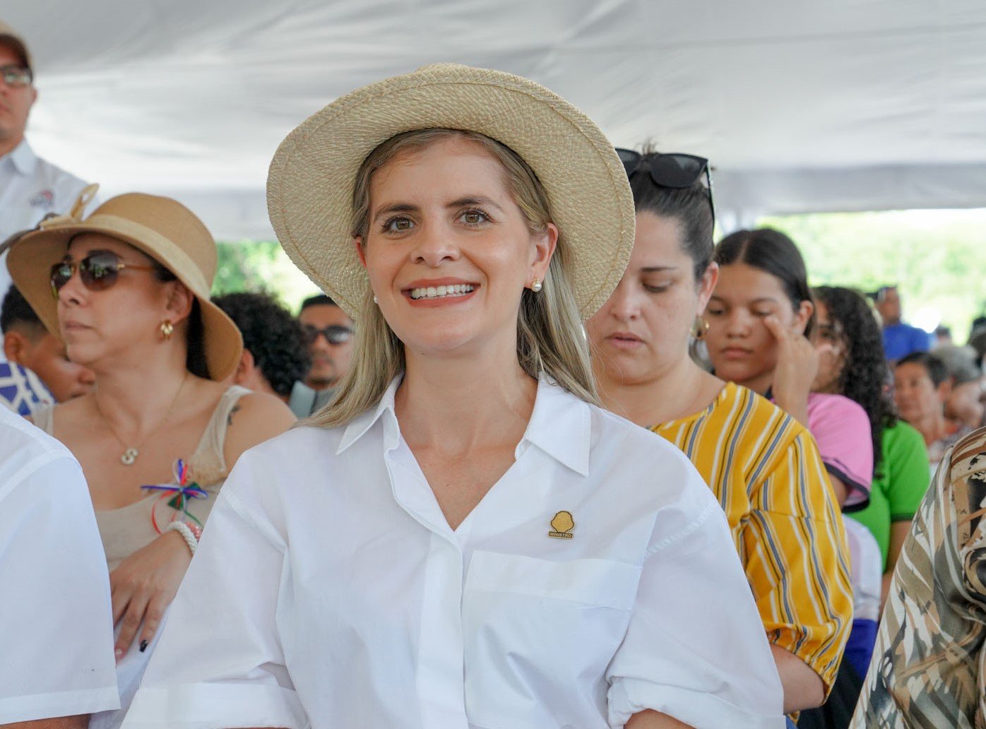 Laura Fernández responde a Claudia Dobles: No ponga sus botas y luego las medias

 – La nación