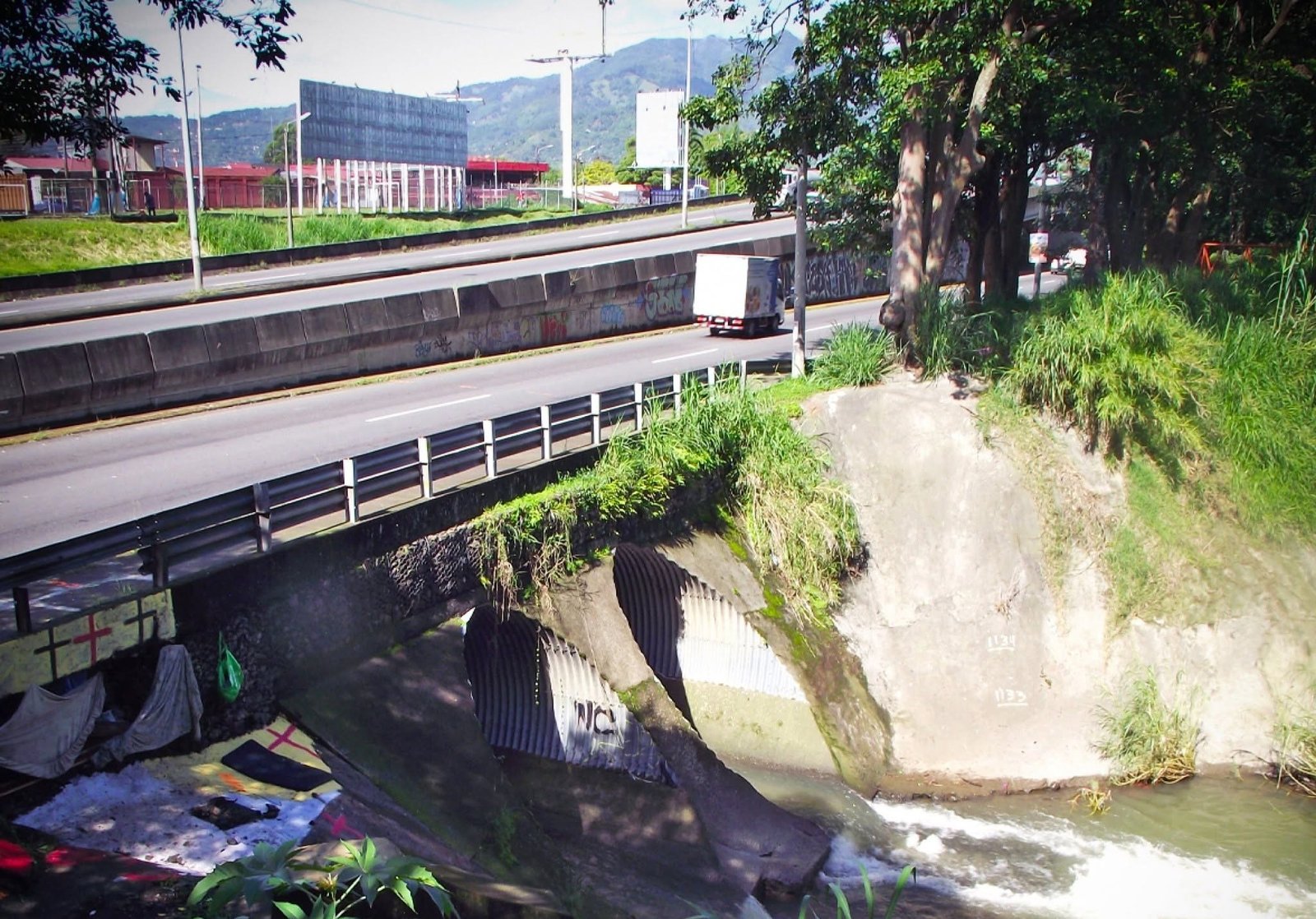 La reconstrucción del puente funciona en el río María Aguilar comienza en Circunvalacia

 – La nación