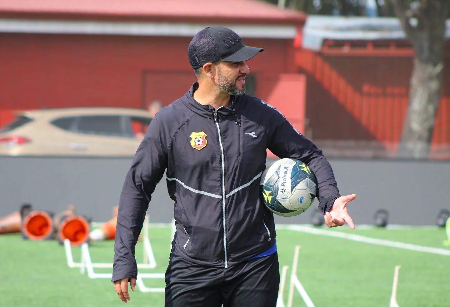Pablo Salazar debuta con un panorama inesperado en Herediano – La nación