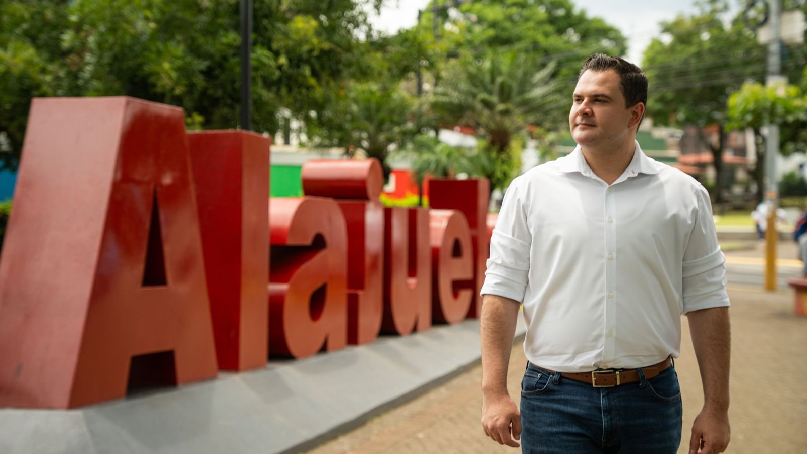 Pablo Villalobos ofrece su candidatura para el diputado de Alajuela para el PLN 

 – La nación