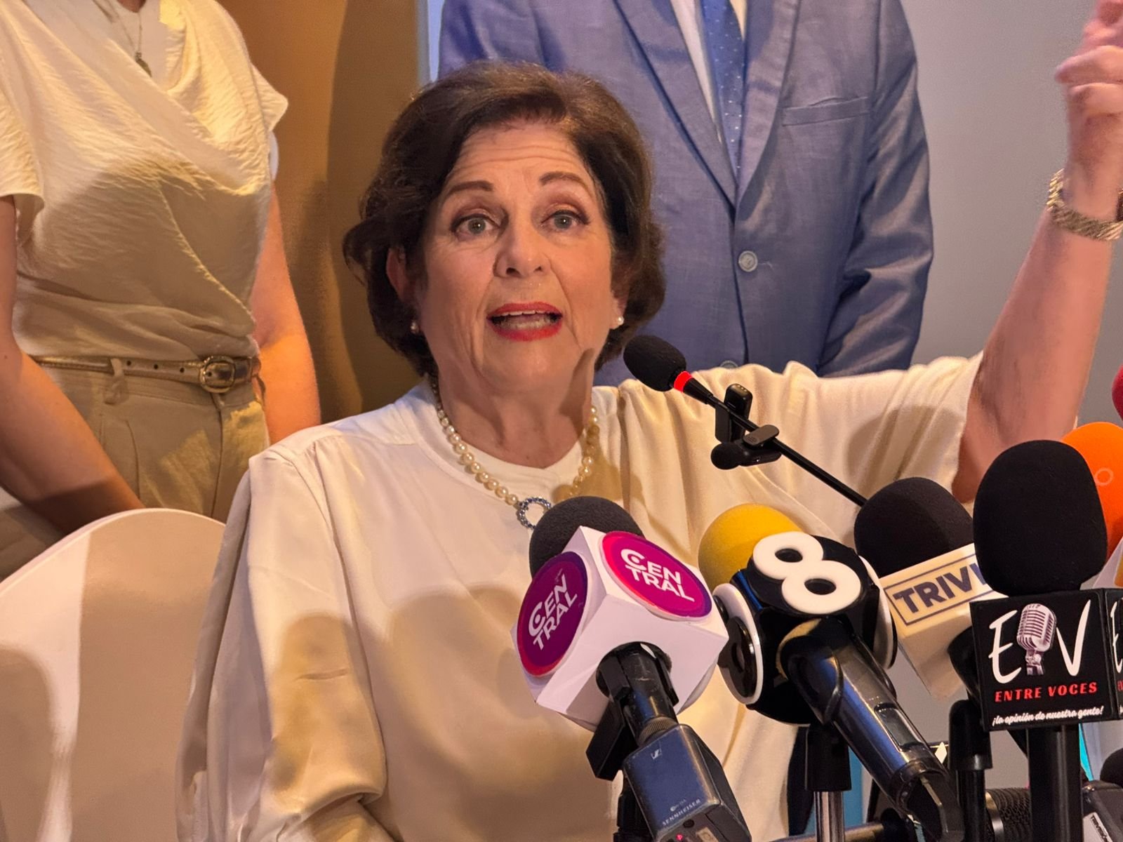 Si dan 40 delegados a la gente soberana, les prometemos un nuevo país

 – La nación