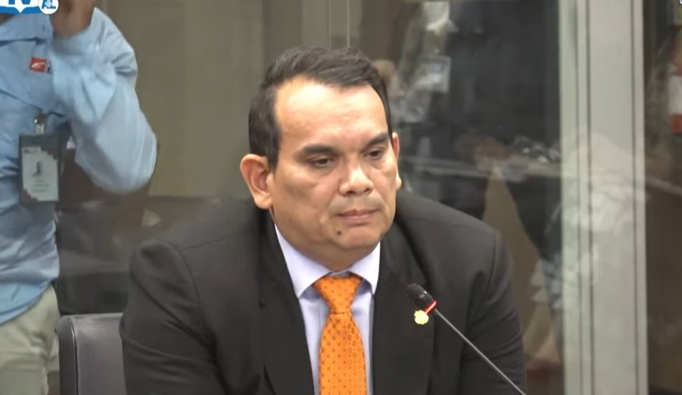 Oij -Director no menciona a Chaves cerca de Celso Gamboa porque está siendo investigado

 – La nación