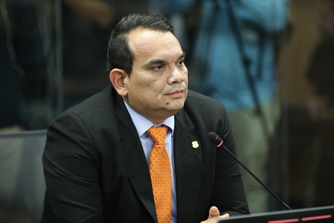 Las personas que se comunicaron con el teléfono celular de Celso Gamboa deben notificar a la DEA, dice Zúñiga

 – La nación
