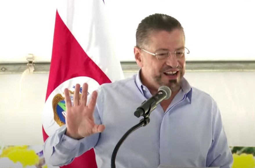 Rodrigo Chaves: no entrega política, este es mi deber

 – La nación