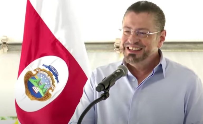 Estas decisiones no provienen de los niveles más altos de la embajada.
– La nación