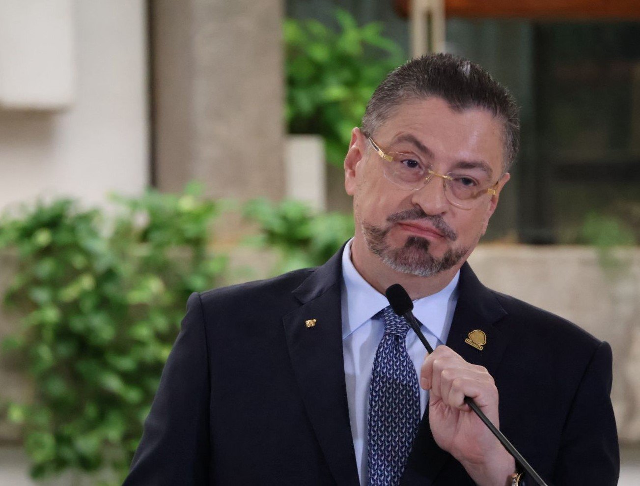 Chaves: Es vergonzoso que el presidente de la Asamblea Legislativa no pueda ir a los Estados Unidos

 – La nación