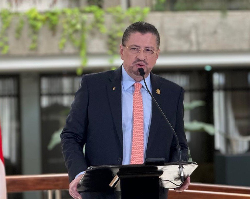 Chaves señala que el Ministro Campos ha aclarado toda su relación con Celso Gamboa

 – La nación