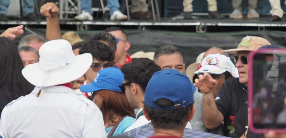 Los estudiantes de UCR son despedidos de la ley gubernamental

 – La nación