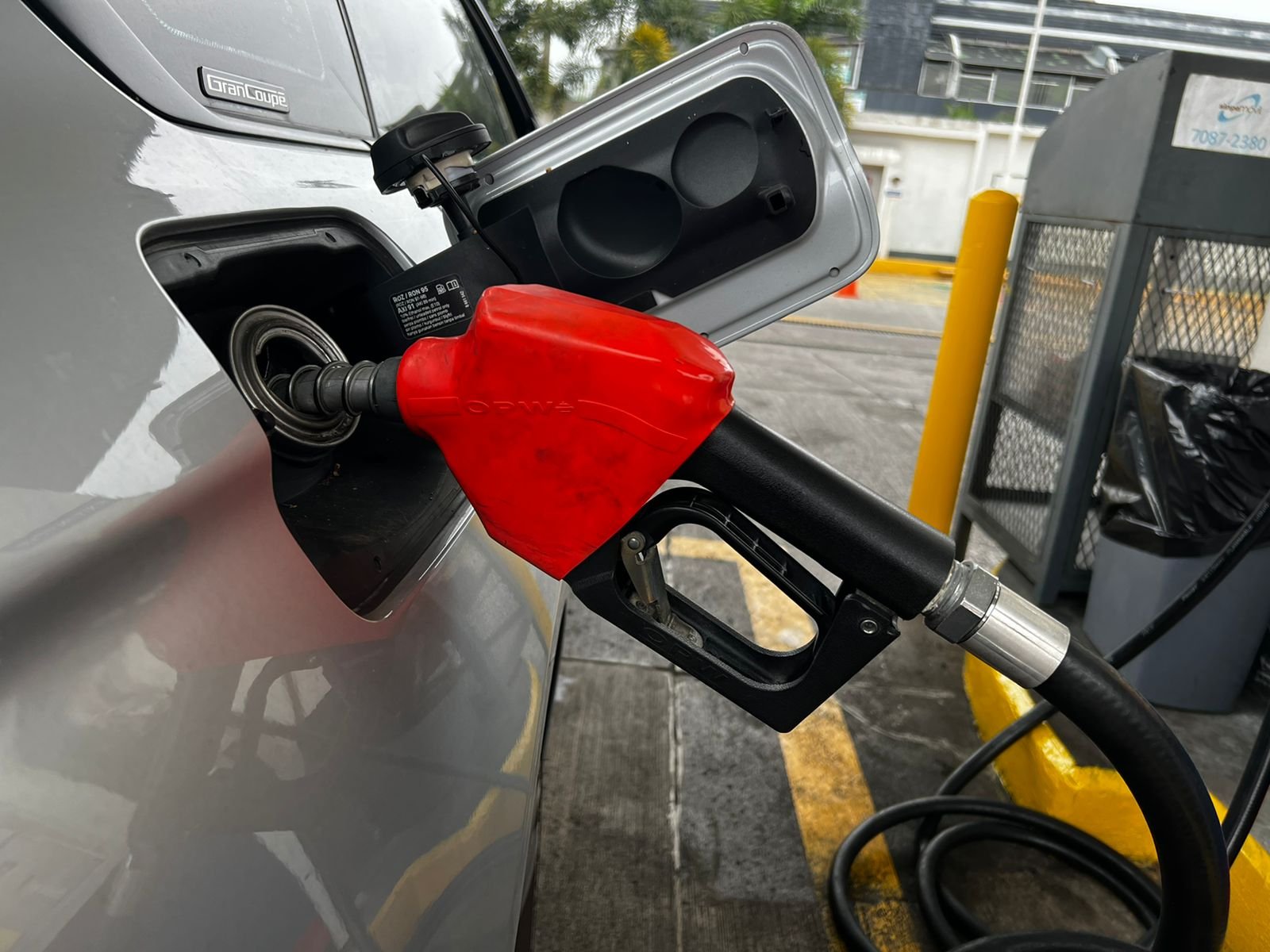 La gasolina super y regular aumenta el precio

 – La nación