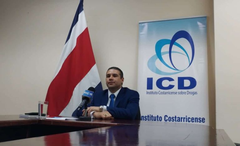 La Junta de ICD detiene al director
– La nación