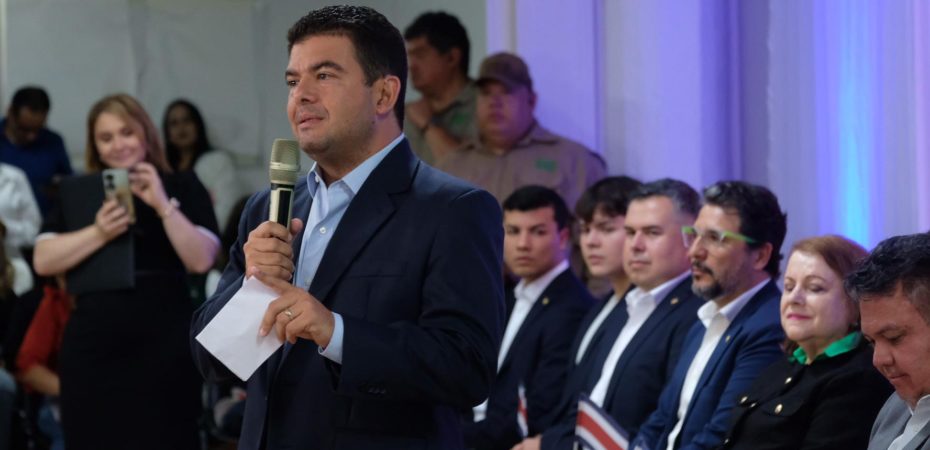 Álvaro Ramos y su liderazgo en PLN

 – La nación