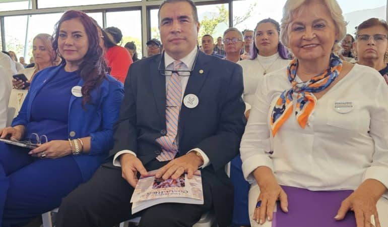 Lisbeth Quesada a Vicepresidente
– La nación
