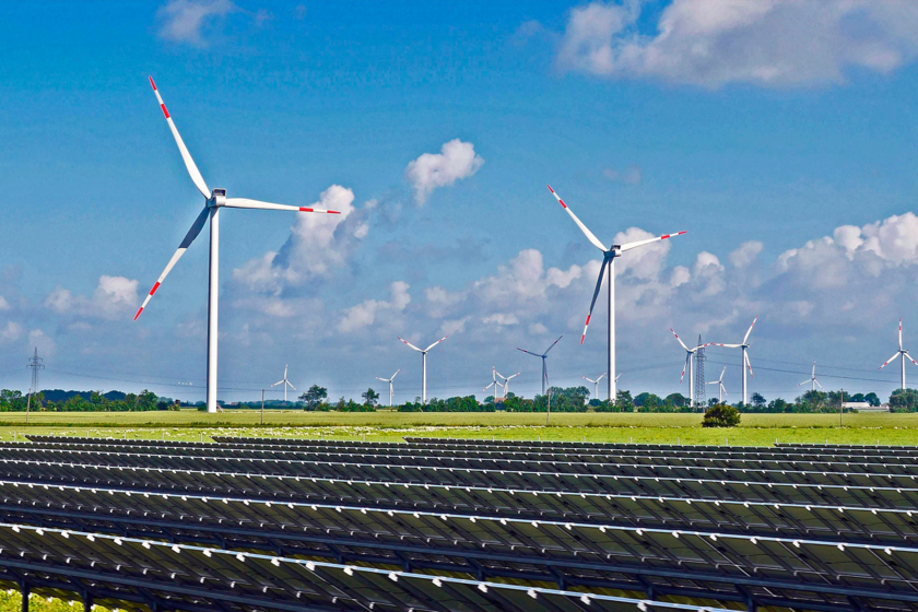 Las energías renovables deberían reducir la factura de electricidad en España. Por el momento continúa

 – La nación