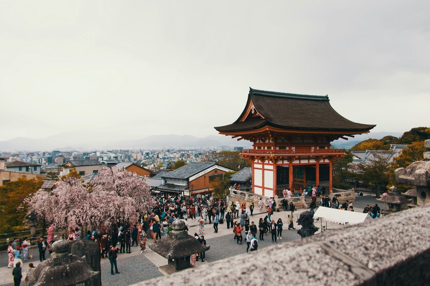 Japón se satura frente a las hordas de turistas extranjeros. En el país comenzaron a darles vuelos gratis

 – La nación