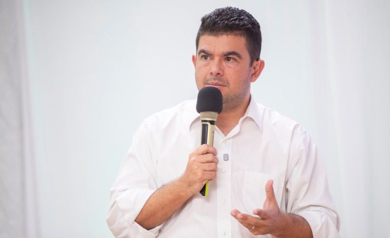 Nunca habrá voces de nuestra parte que apoyen una idea como esta.
– La nación