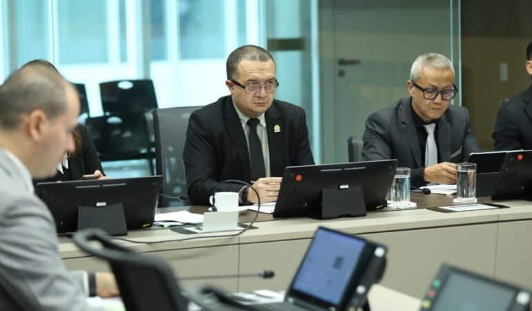 Megacárcel estará “sobre la base del Ministerio de Justicia”, dice la jerarquía; Eran 31,000 metros cuadrados de construcción
– La nación