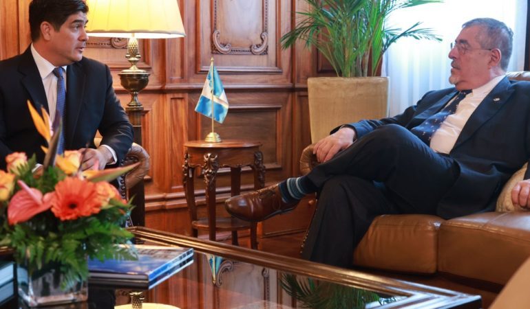 Arévalo obtiene a Carlos Alvarado, ex presidente de Guatemala
– La nación