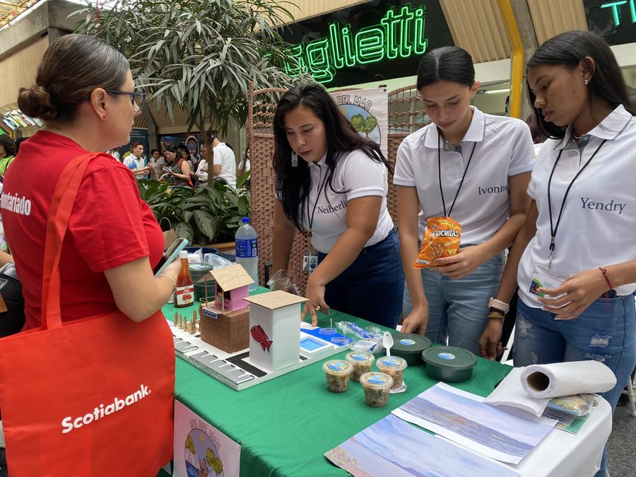 73 emprendedores de jóvenes escolares darán la ‘beca de productos’ en Rohrmoser

 – La nacion