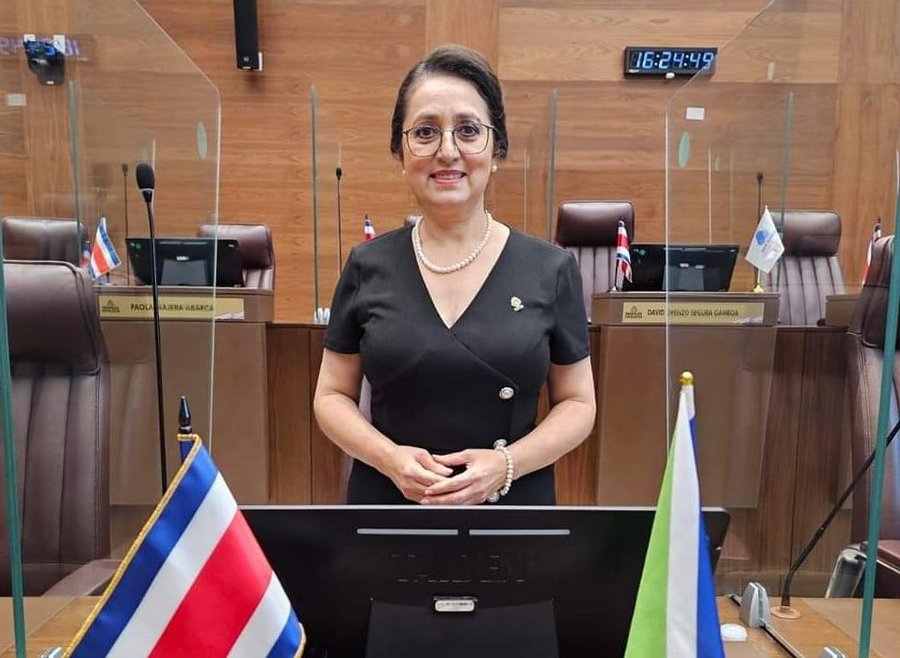Luz Mary Alpízar anuncia la candidatura presidencial para el progreso social democrático

 – La nación