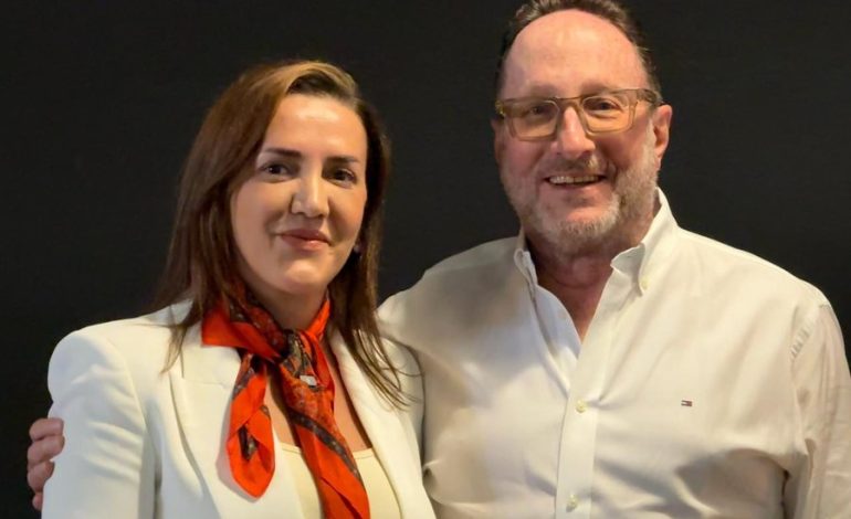 Eli Feinzaig nombra a Tania Molina como su primer candidato vicepresidencial
– La nación
