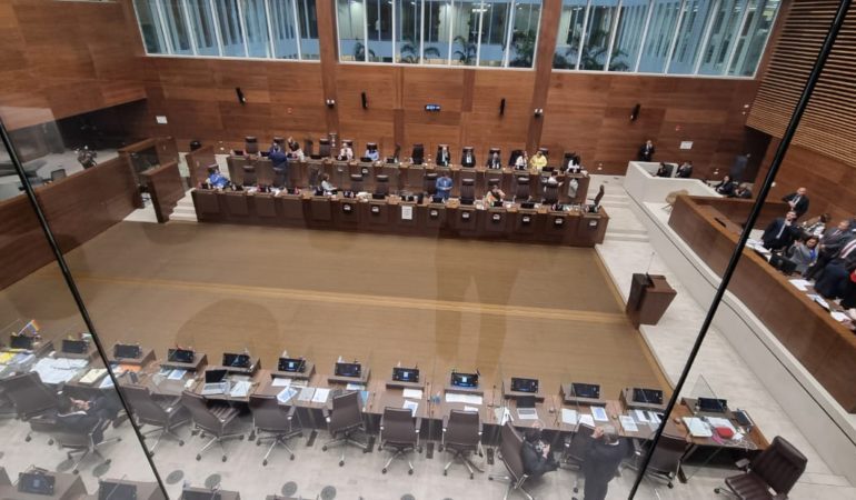 Las alternativas rompieron la banda con solo 17 movimientos votados con 4-3 días y cuando faltaban más de una hora de ciclo
– La nación