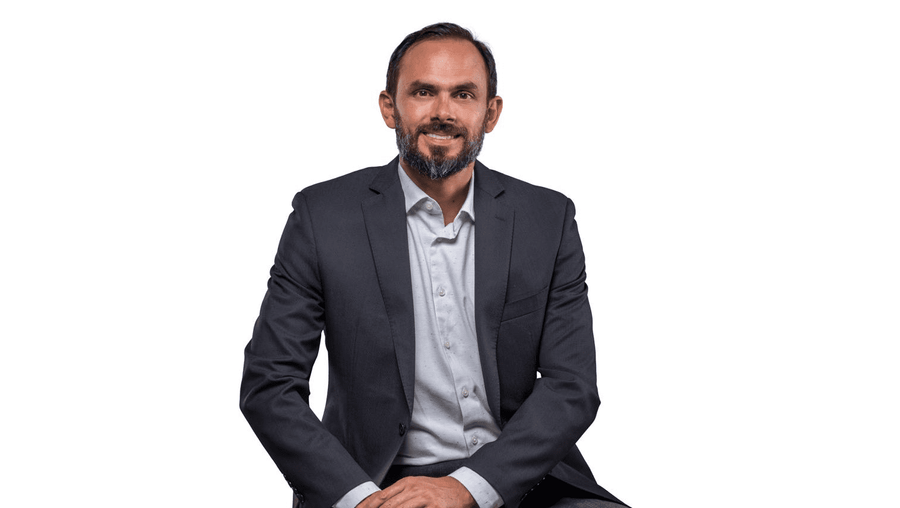 Pablo Barahona Falling Chaves en

 – La nación
