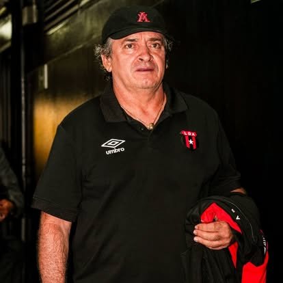 “Construir un equipo a mi manera es distinto…” – La nación