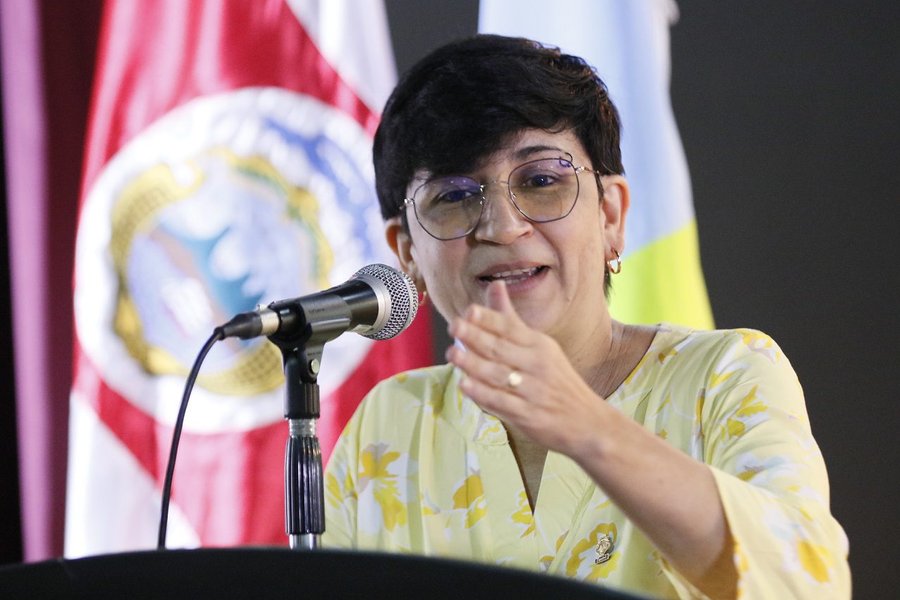 Alfaro interrogó a los delegados que consideraban democráticamente que las minorías aplastaron más

 – La nación