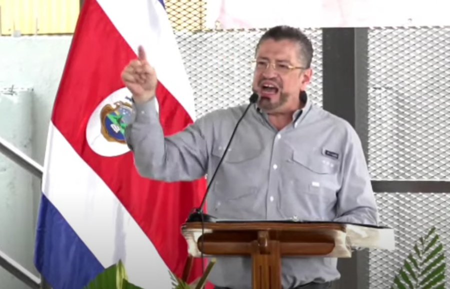 Chaves le pidió al pueblo costarricense que “administrara los sabandijas” que contaminaban al país

 – La nación