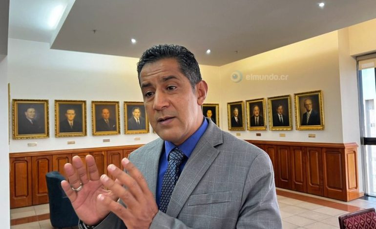 Newi Acosta: Debemos transformar el estado costarricense, no necesariamente creciendo

 – La nación