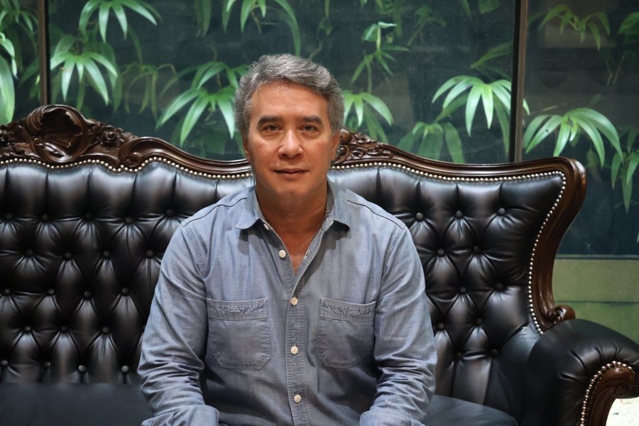 El pintor Carlos Luna toma arte y comunidad con el proyecto de “ruta natural”

 – La nación