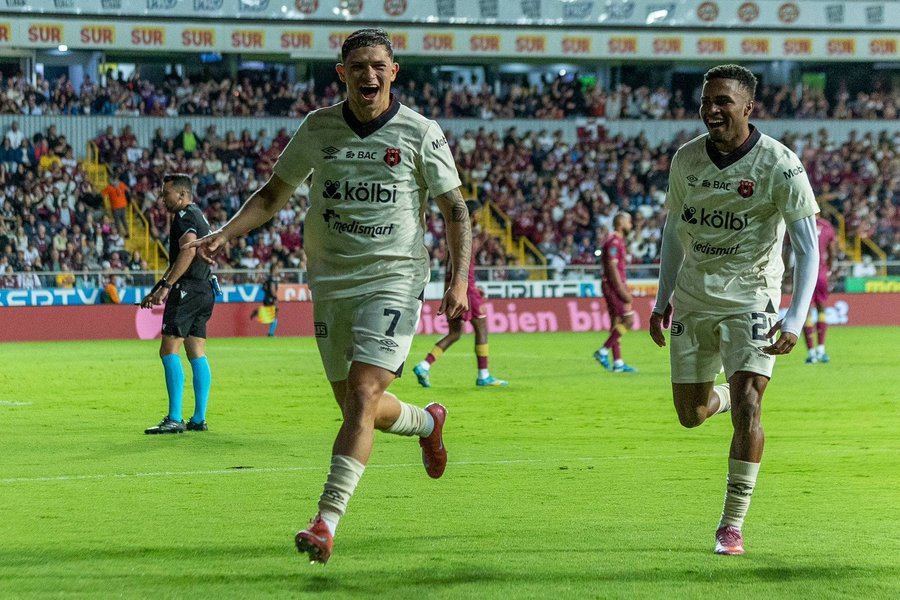En fin de semana de clásicos, Alajuelense aplastó a Saprissa – La nación