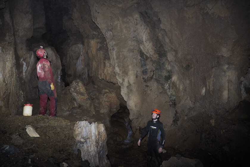 Si queremos saber cómo el cambio climático afecta a los Pirineos, no debe mirar el calor o el nivel. Tienes que estudiar las cuevas

 – La nación