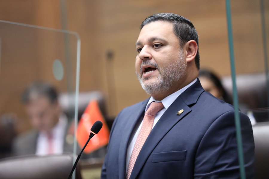 Gilberto Campos le recuerda a Laura Fernández de la prohibición de no pagar ‘masas en la albahaca  

 – La nación