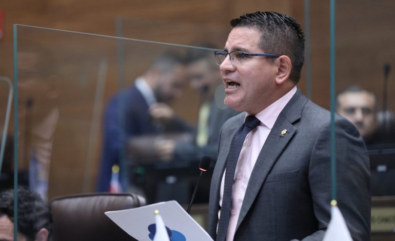 Los delegados del frente ancho son sirvientes reducidos de Nicolás Maduro

 – La nación