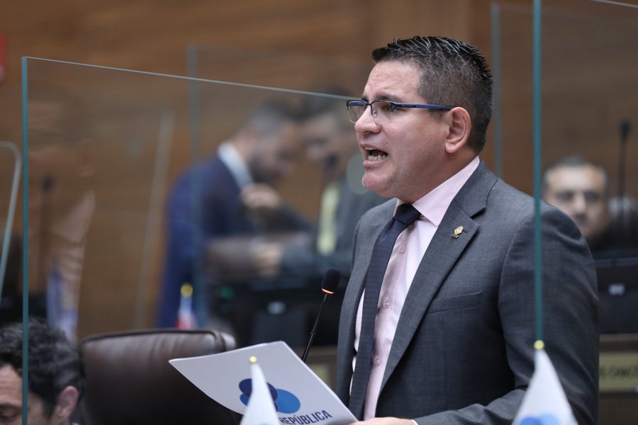 Los delegados del frente ancho son sirvientes reducidos de Nicolás Maduro

 – La nación