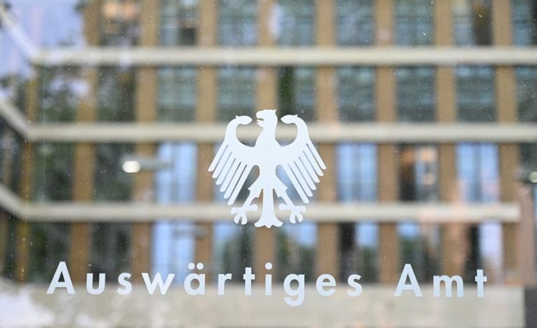 Alemania llama al embajador ruso después del ataque con drones en Polonia
– La nación