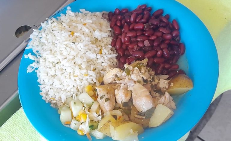 En el mes nacional, los importadores promueven el regreso a la cocina costarricense tradicional
– La nación