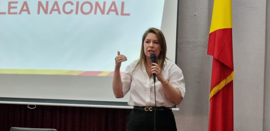Claudia Double Ratificó como candidata para el subdirector de PAC

 – La nación