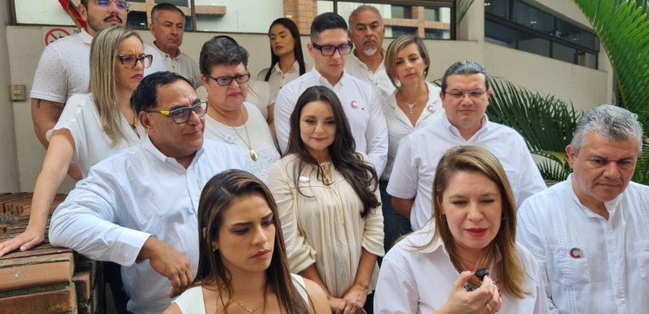 PAC y candidatos a ADN Switch para suplentes

 – La nación