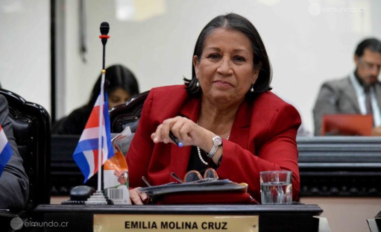 Ex diputado de la PAC y afirma que Claudia duplica no tiene ganancias para ser el candidato presidencial

 – La nación