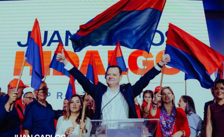 Juan Carlos Hidalgo anuncia fórmula presidencial para las elecciones 2026
– La nación