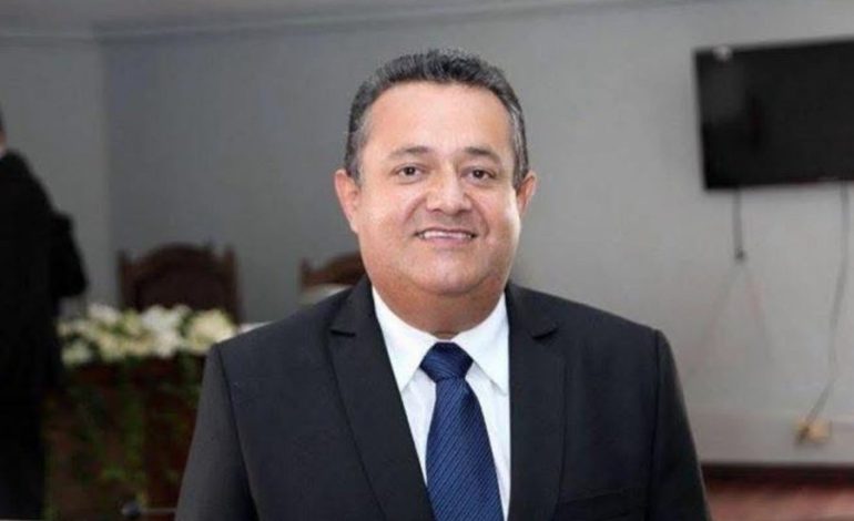 La capital, Regidor, Luis Murillo, renuncia a la liberación nacional

 – La nación